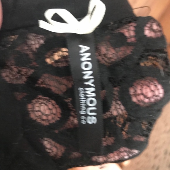 Cowl neck tank top blouse. Lace back - Picture 3 of 4